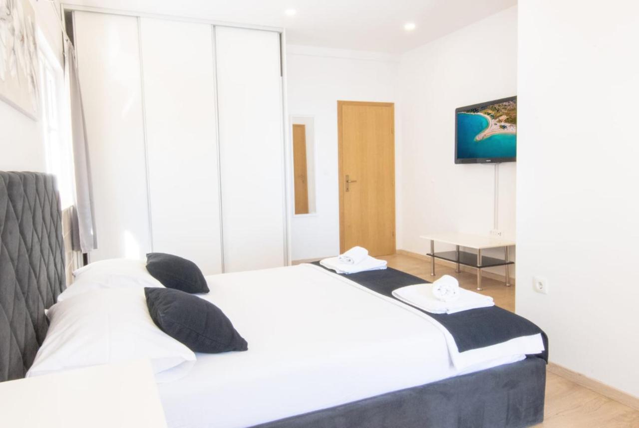 Apartment Cvita Free Beach Parking มาคาร์สกา ภายนอก รูปภาพ