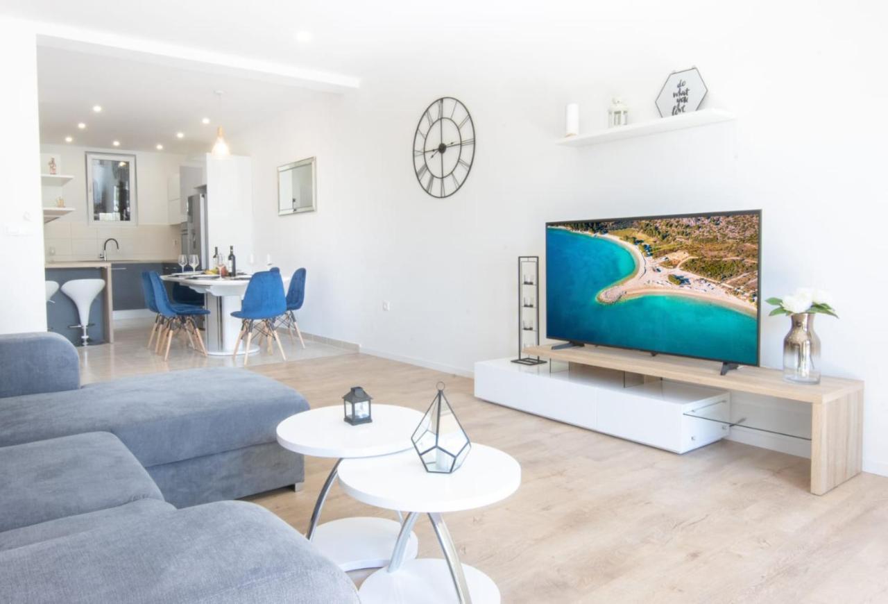 Apartment Cvita Free Beach Parking มาคาร์สกา ภายนอก รูปภาพ