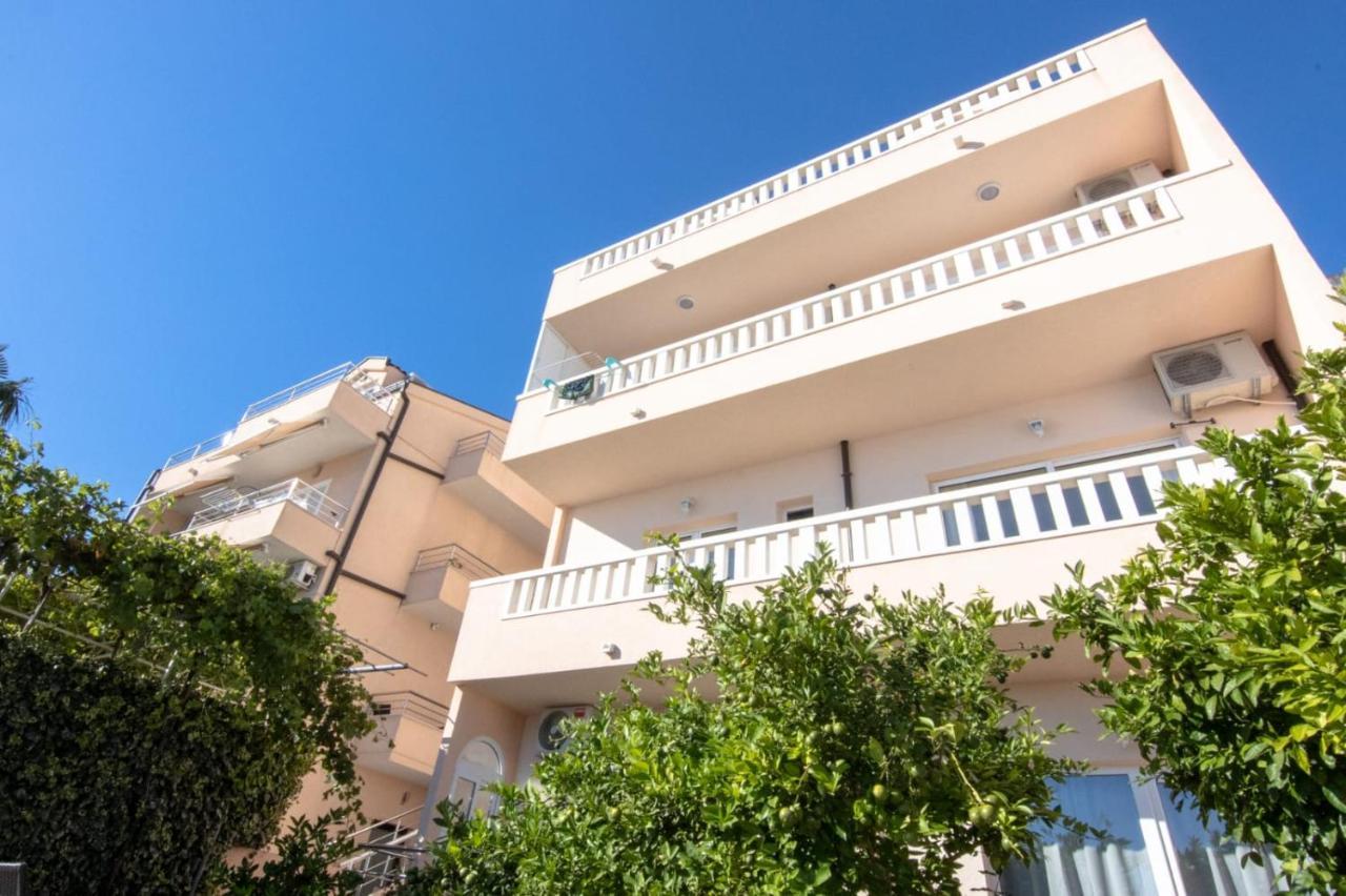 Apartment Cvita Free Beach Parking มาคาร์สกา ภายนอก รูปภาพ